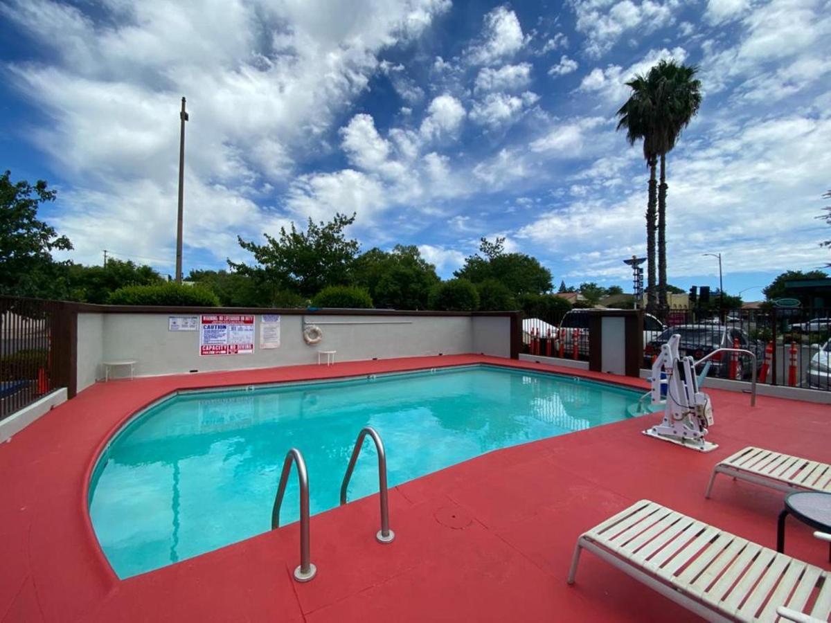 University Inn Chico Chico