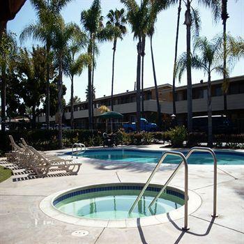 University Inn Chico Hotel 2*
